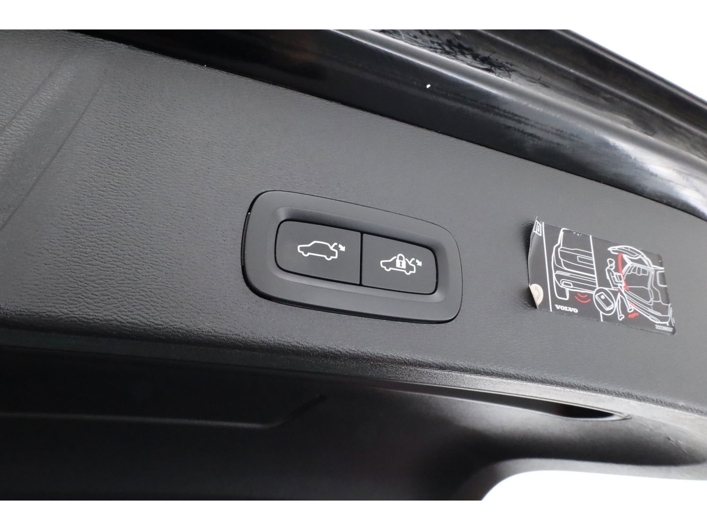 Volvo XC40 1.5 T4 Recharge R design | CarPlay | Adapt. Cruise | Navi | Stoel-Stuurverw. | Camera