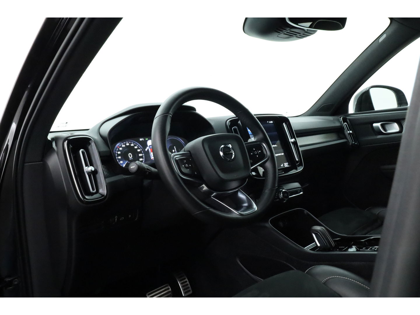 Volvo XC40 1.5 T4 Recharge R design | CarPlay | Adapt. Cruise | Navi | Stoel-Stuurverw. | Camera