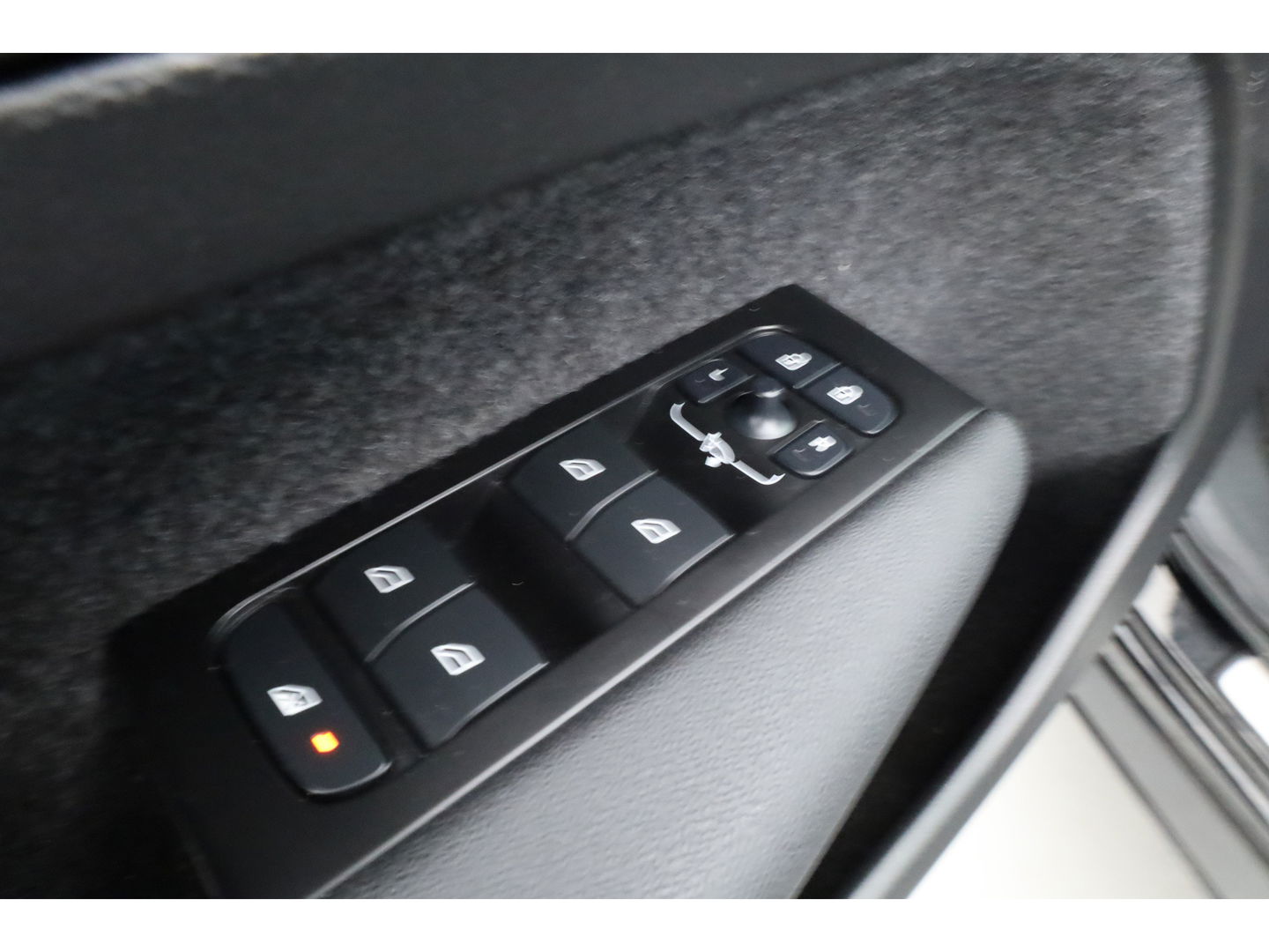 Volvo XC40 1.5 T4 Recharge R design | CarPlay | Adapt. Cruise | Navi | Stoel-Stuurverw. | Camera