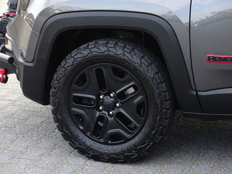 Jeep Renegade Trail Hawk 2.4 179PK automaat / lier / LED