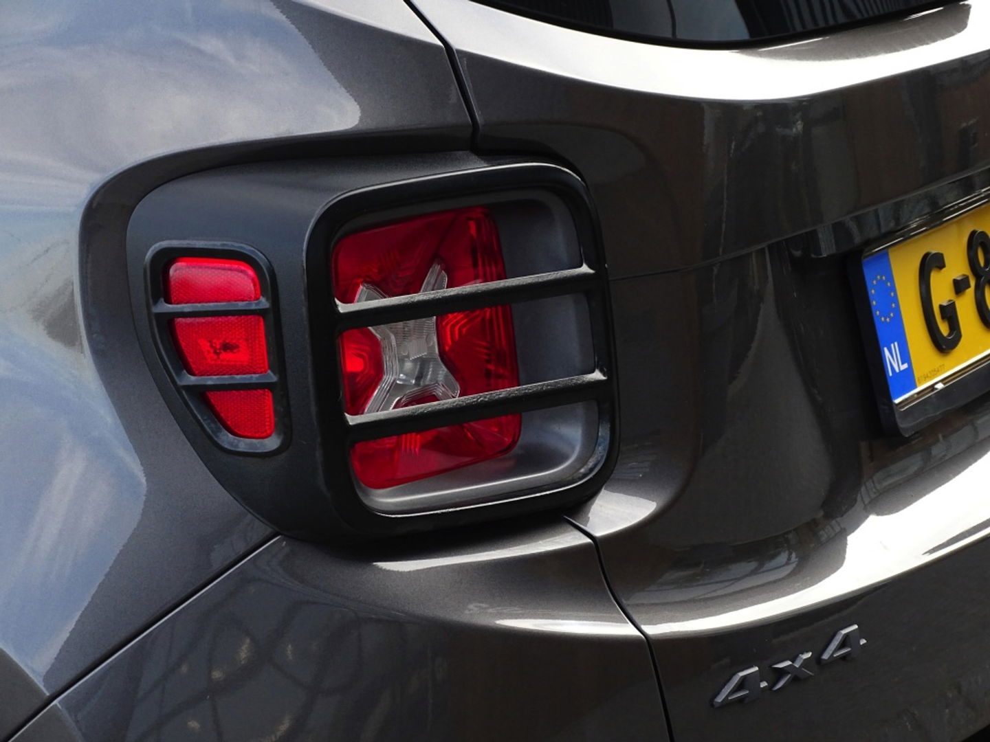 Jeep Renegade Trail Hawk 2.4 179PK automaat / lier / LED