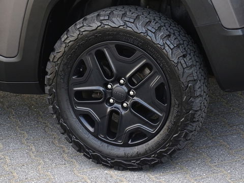 Jeep Renegade Trail Hawk 2.4 179PK automaat / lier / LED