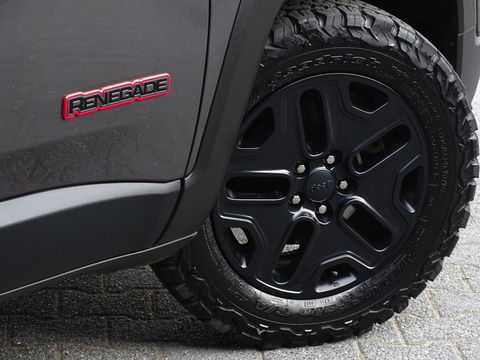 Jeep Renegade Trail Hawk 2.4 179PK automaat / lier / LED