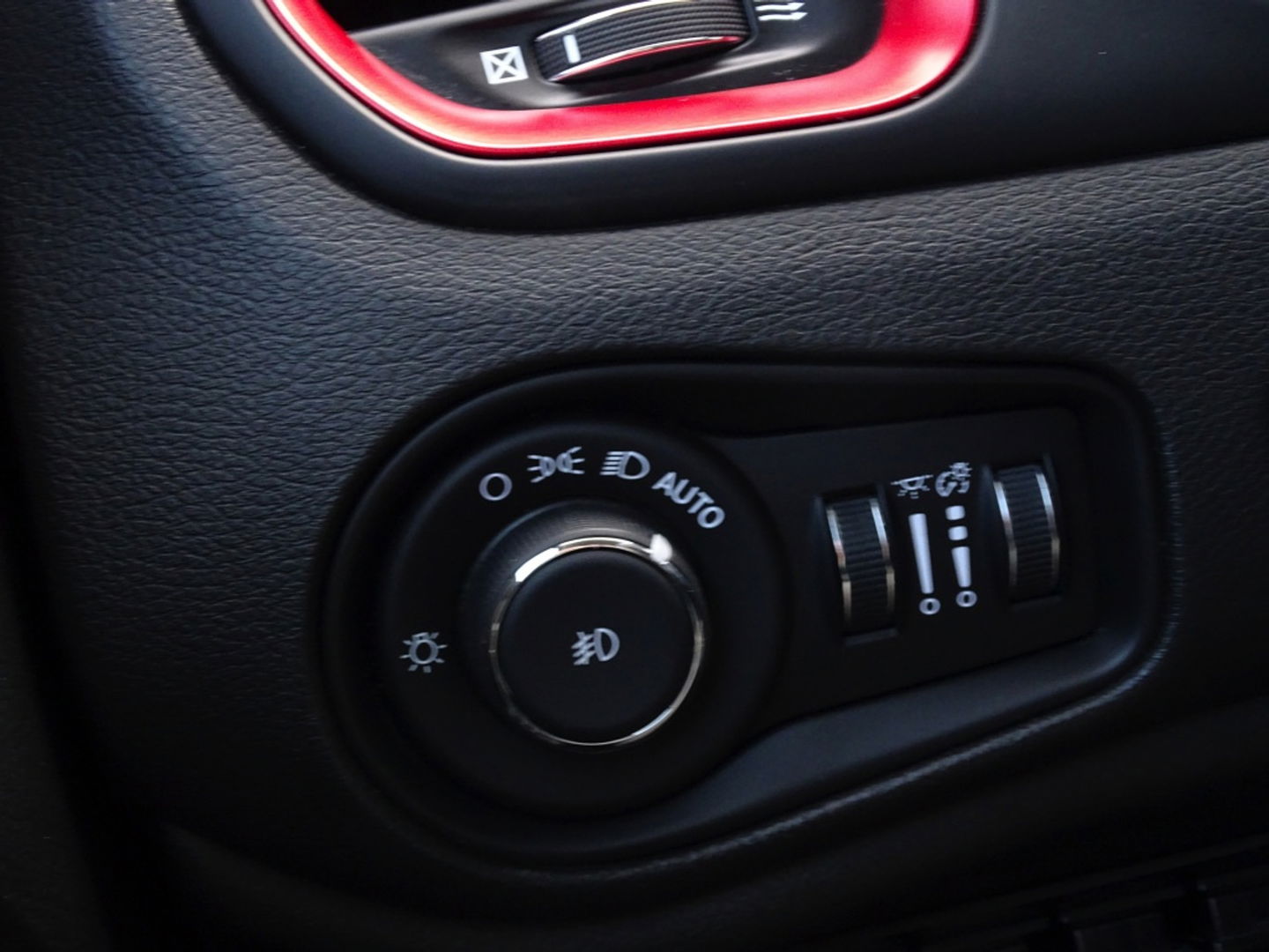 Jeep Renegade Trail Hawk 2.4 179PK automaat / lier / LED