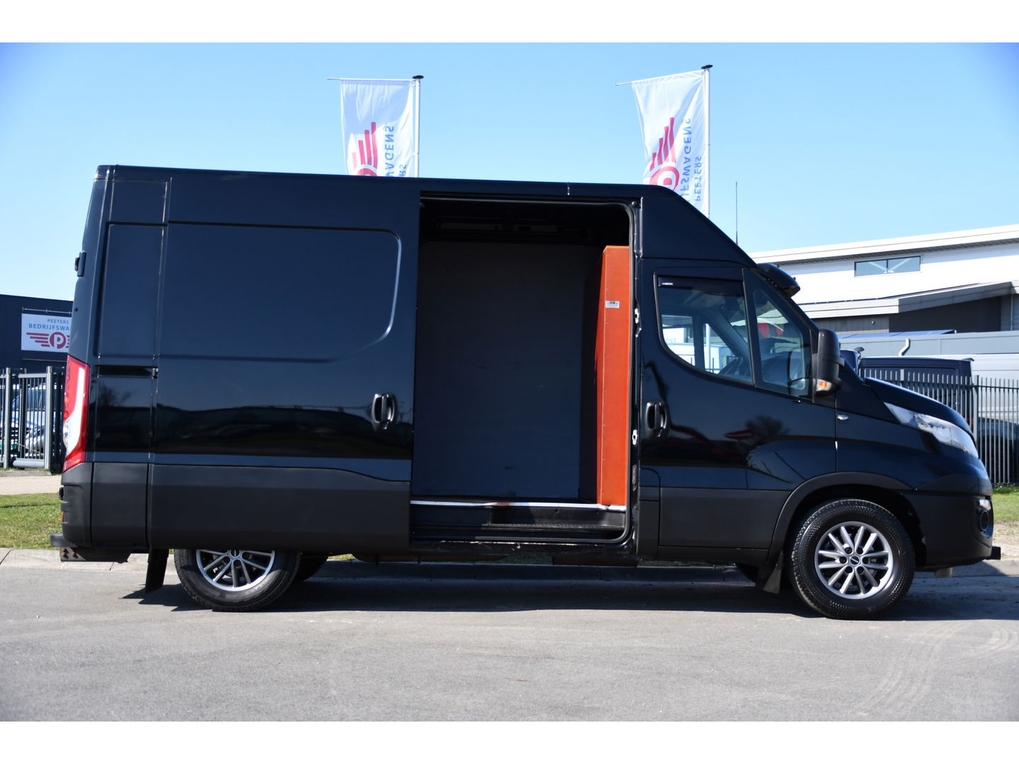 Iveco Daily 35S16V 2.3 352 H3 L PB Edition Camera, Cruise, 3500kg Trekhaak, Automaat, 155pk, Clima, Uniek!