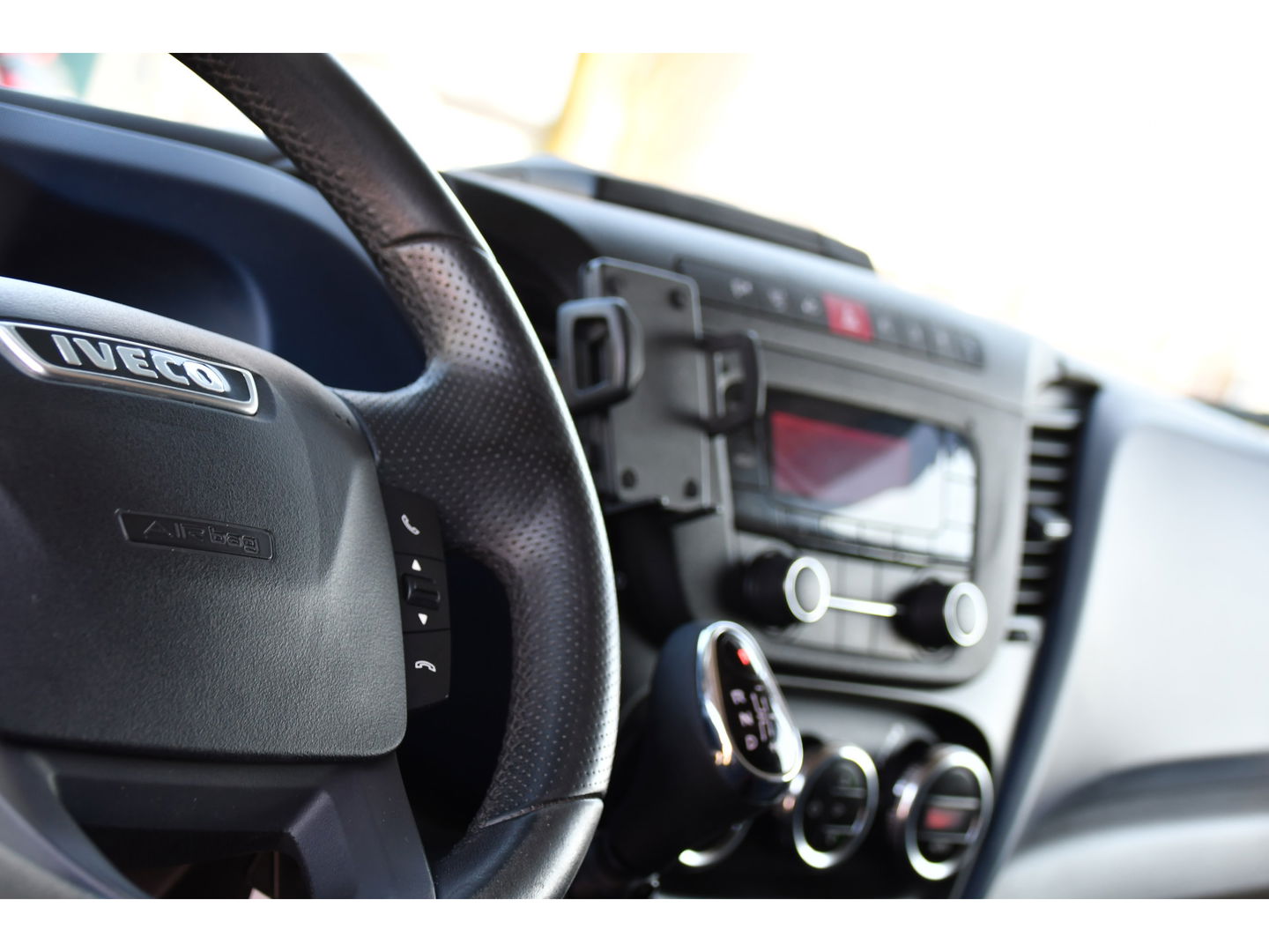 Iveco Daily 35S16V 2.3 352 H3 L PB Edition Camera, Cruise, 3500kg Trekhaak, Automaat, 155pk, Clima, Uniek!