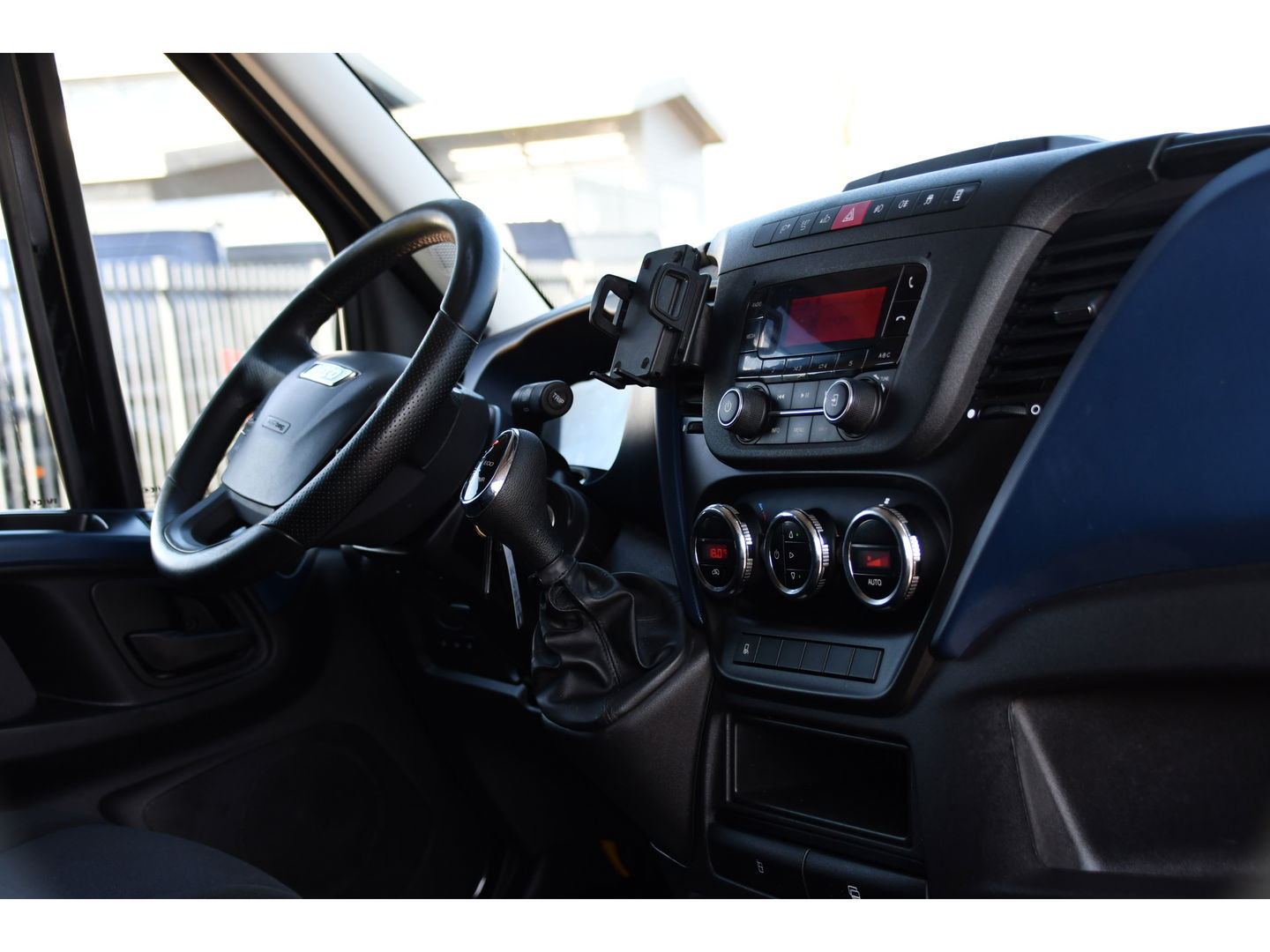 Iveco Daily 35S16V 2.3 352 H3 L PB Edition Camera, Cruise, 3500kg Trekhaak, Automaat, 155pk, Clima, Uniek!