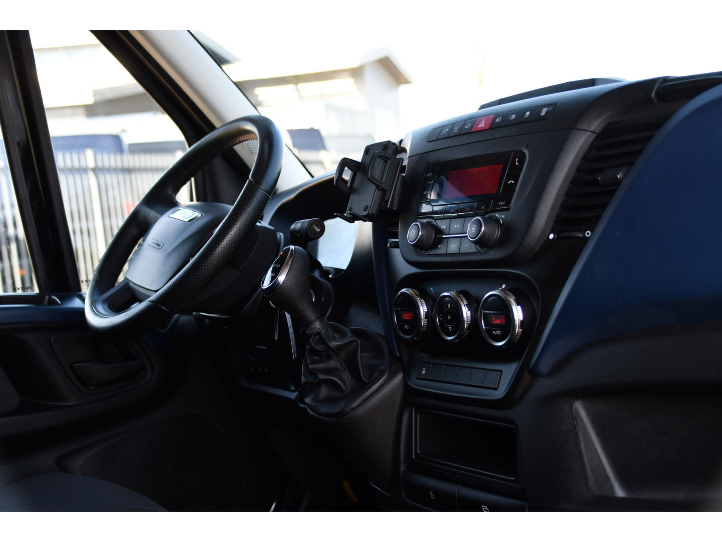 Iveco Daily 35S16V 2.3 352 H3 L PB Edition Camera, Cruise, 3500kg Trekhaak, Automaat, 155pk, Clima, Uniek!