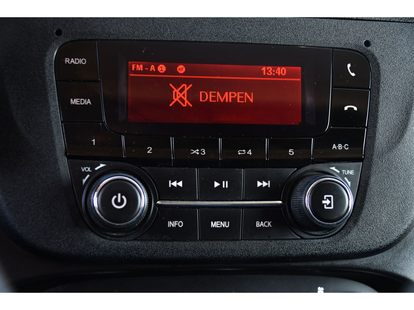 Iveco Daily 35S16V 2.3 352 H3 L PB Edition Camera, Cruise, 3500kg Trekhaak, Automaat, 155pk, Clima, Uniek!