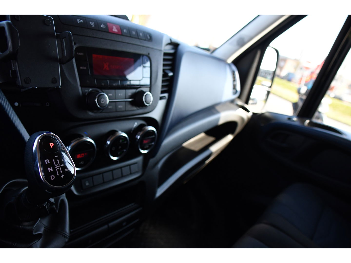 Iveco Daily 35S16V 2.3 352 H3 L PB Edition Camera, Cruise, 3500kg Trekhaak, Automaat, 155pk, Clima, Uniek!