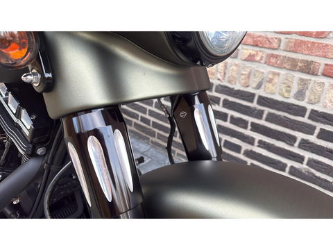 Harley Davidson 103 FLHXS Street Glide Special Streetglide Mat Groen Blackout