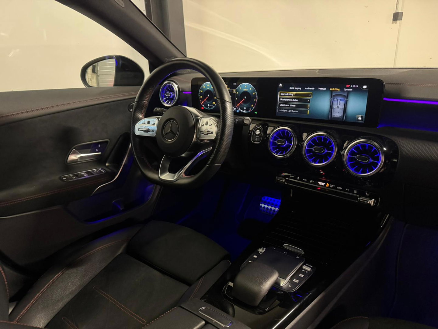 Mercedes-Benz CLA-Klasse Shooting Brake 250 4MATIC AMG Line PANO HUD VOL'