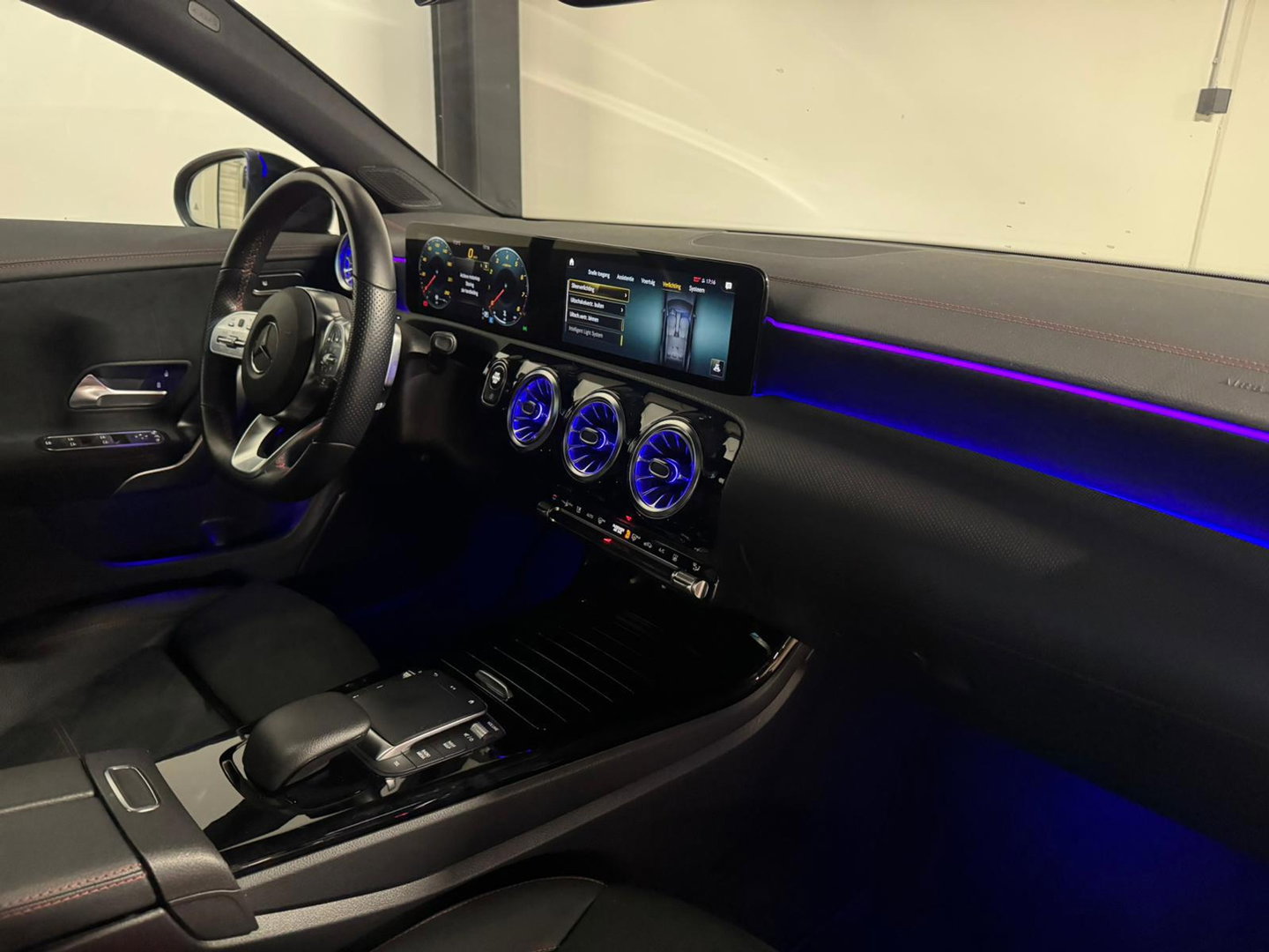 Mercedes-Benz CLA-Klasse Shooting Brake 250 4MATIC AMG Line PANO HUD VOL'