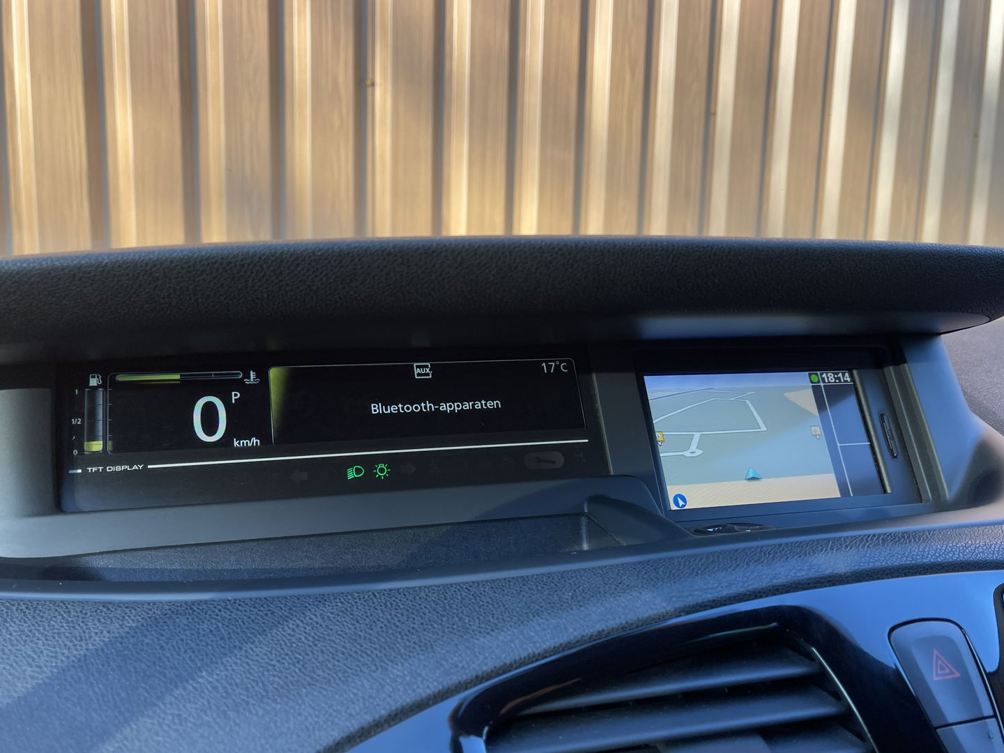 Renault Scénic 2.0 Bose | Automaat | Panoramadak | 17'' lichtmetaal | Trekhaak | Bose | Navigatie | Origineel Nederlands | Isofix |