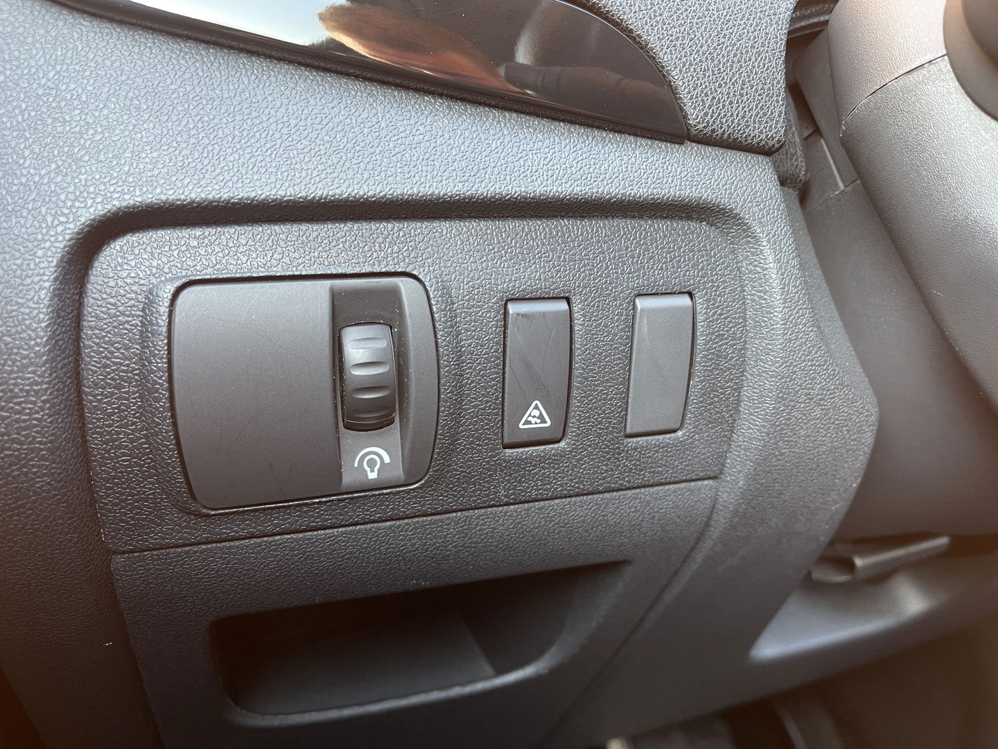 Renault Scénic 2.0 Bose | Automaat | Panoramadak | 17'' lichtmetaal | Trekhaak | Bose | Navigatie | Origineel Nederlands | Isofix |