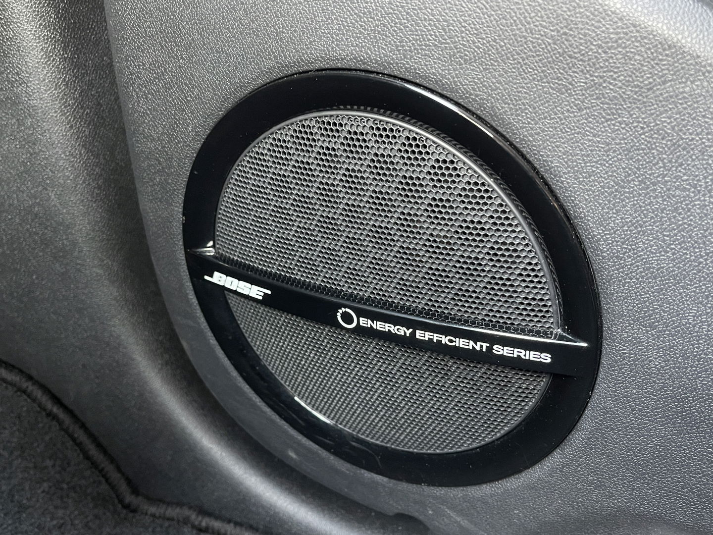 Renault Scénic 2.0 Bose | Automaat | Panoramadak | 17'' lichtmetaal | Trekhaak | Bose | Navigatie | Origineel Nederlands | Isofix |