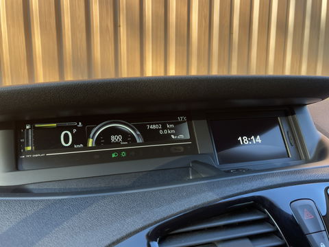 Renault Scénic 2.0 Bose | Automaat | Panoramadak | 17'' lichtmetaal | Trekhaak | Bose | Navigatie | Origineel Nederlands | Isofix |