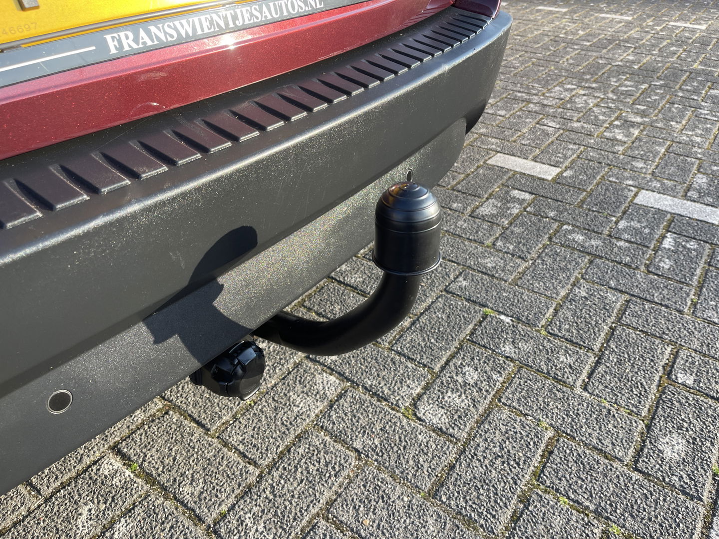 Renault Scénic 2.0 Bose | Automaat | Panoramadak | 17'' lichtmetaal | Trekhaak | Bose | Navigatie | Origineel Nederlands | Isofix |