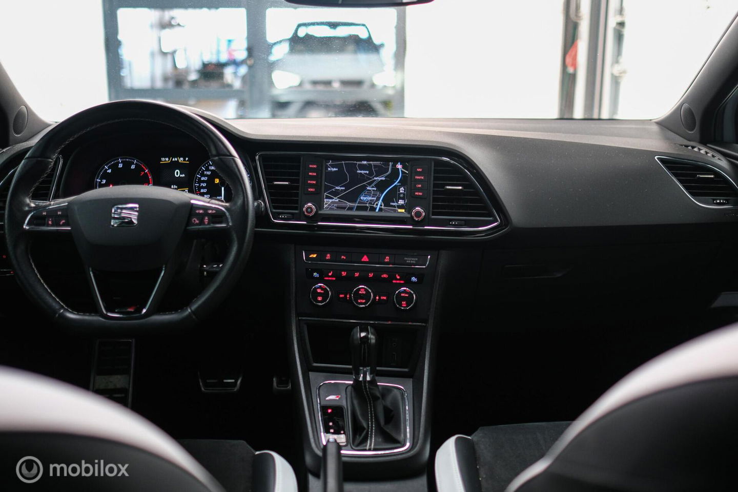 SEAT Leon 2.0 TSI Cupra 290 PK DSG | Panorama | LED | Alcantara | Navigatie | Cruise | Zeer nette auto | rijklaaprijs |