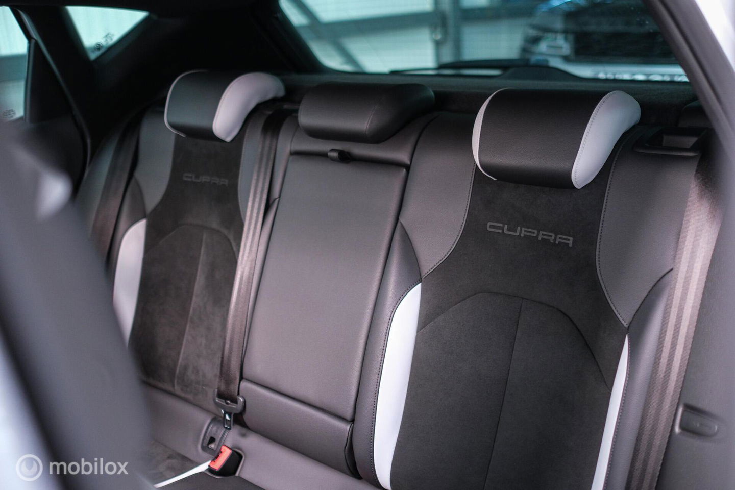 SEAT Leon 2.0 TSI Cupra 290 PK DSG | Panorama | LED | Alcantara | Navigatie | Cruise | Zeer nette auto | rijklaaprijs |