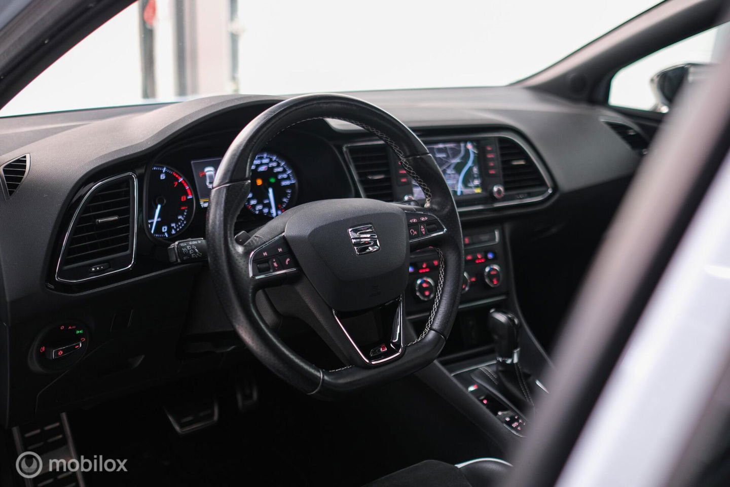 SEAT Leon 2.0 TSI Cupra 290 PK DSG | Panorama | LED | Alcantara | Navigatie | Cruise | Zeer nette auto | rijklaaprijs |