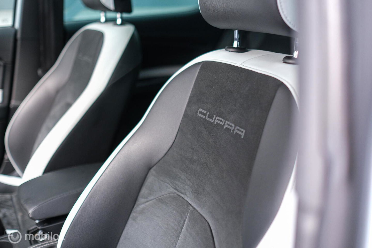 SEAT Leon 2.0 TSI Cupra 290 PK DSG | Panorama | LED | Alcantara | Navigatie | Cruise | Zeer nette auto | rijklaaprijs |