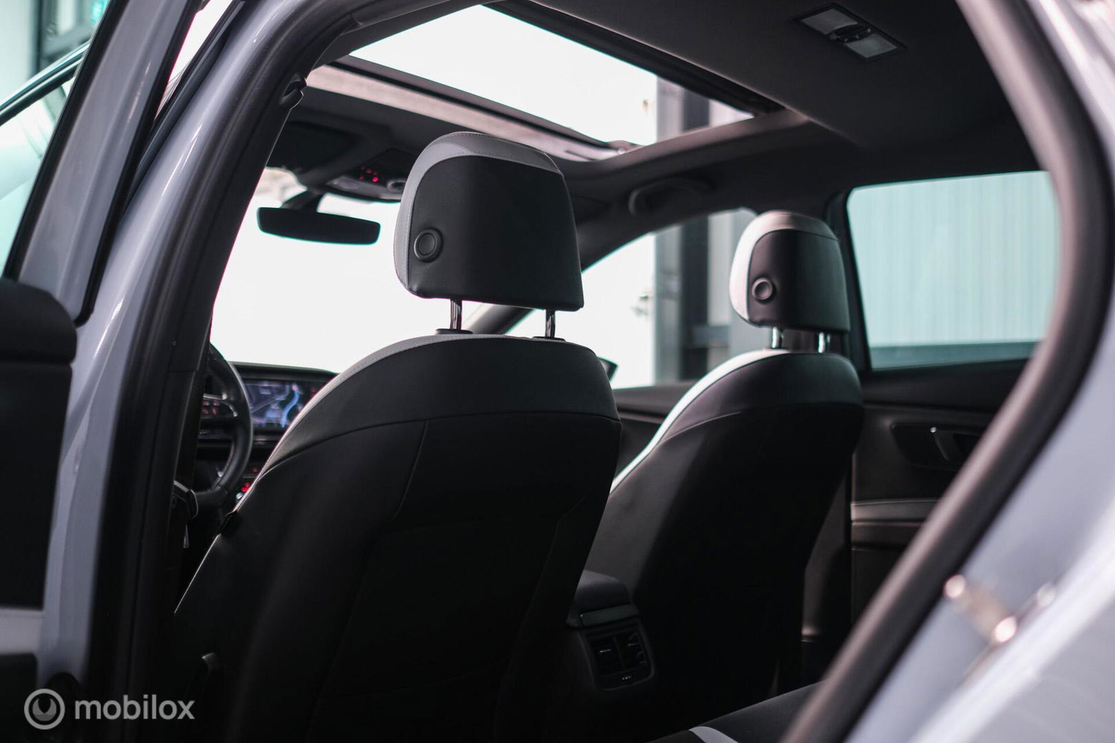 SEAT Leon 2.0 TSI Cupra 290 PK DSG | Panorama | LED | Alcantara | Navigatie | Cruise | Zeer nette auto | rijklaaprijs |