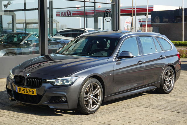 BMW 3 Serie - Touring 320i Edition M Sport Shadow Executive | PANO | Carplay | LEER