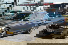 BMW 3 Serie - Touring 320i Edition M Sport Shadow Executive | PANO | Carplay | LEER