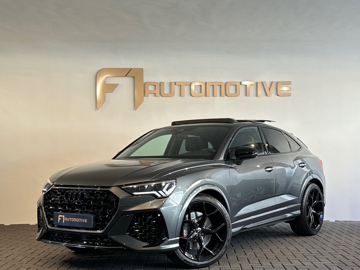 Audi RSQ3 Sportback 2.5 TFSI Quattro Pano|B&O|Keyless|Sfeer