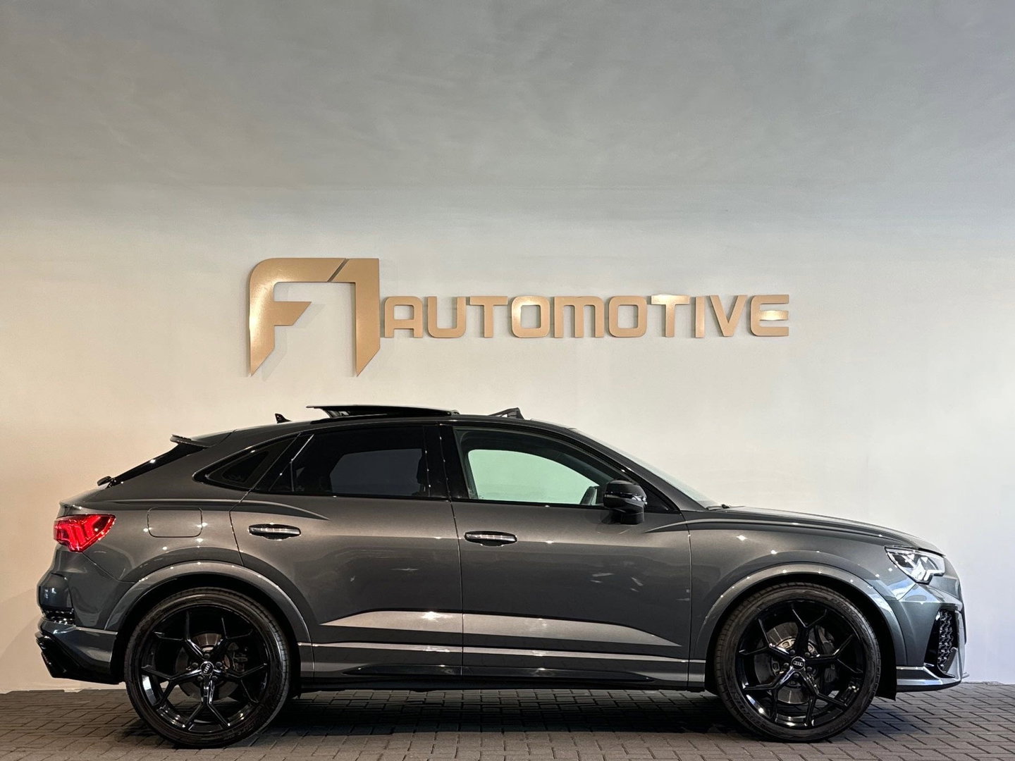 Audi RSQ3 Sportback 2.5 TFSI Quattro Pano|B&O|Keyless|Sfeer