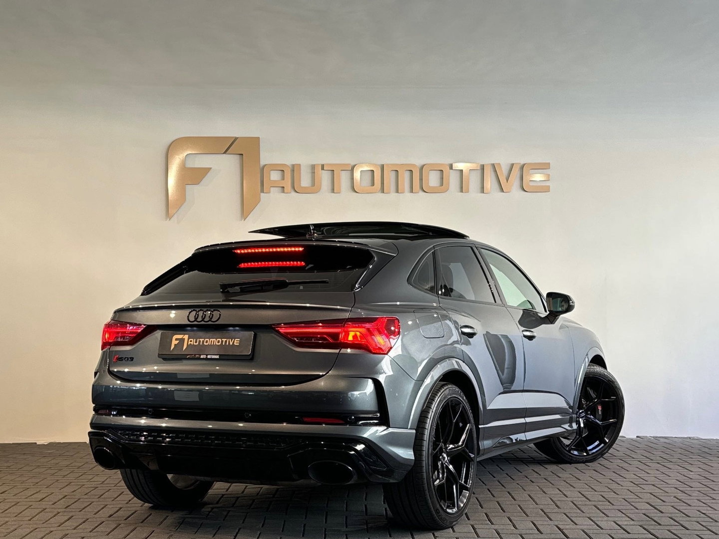 Audi RSQ3 Sportback 2.5 TFSI Quattro Pano|B&O|Keyless|Sfeer