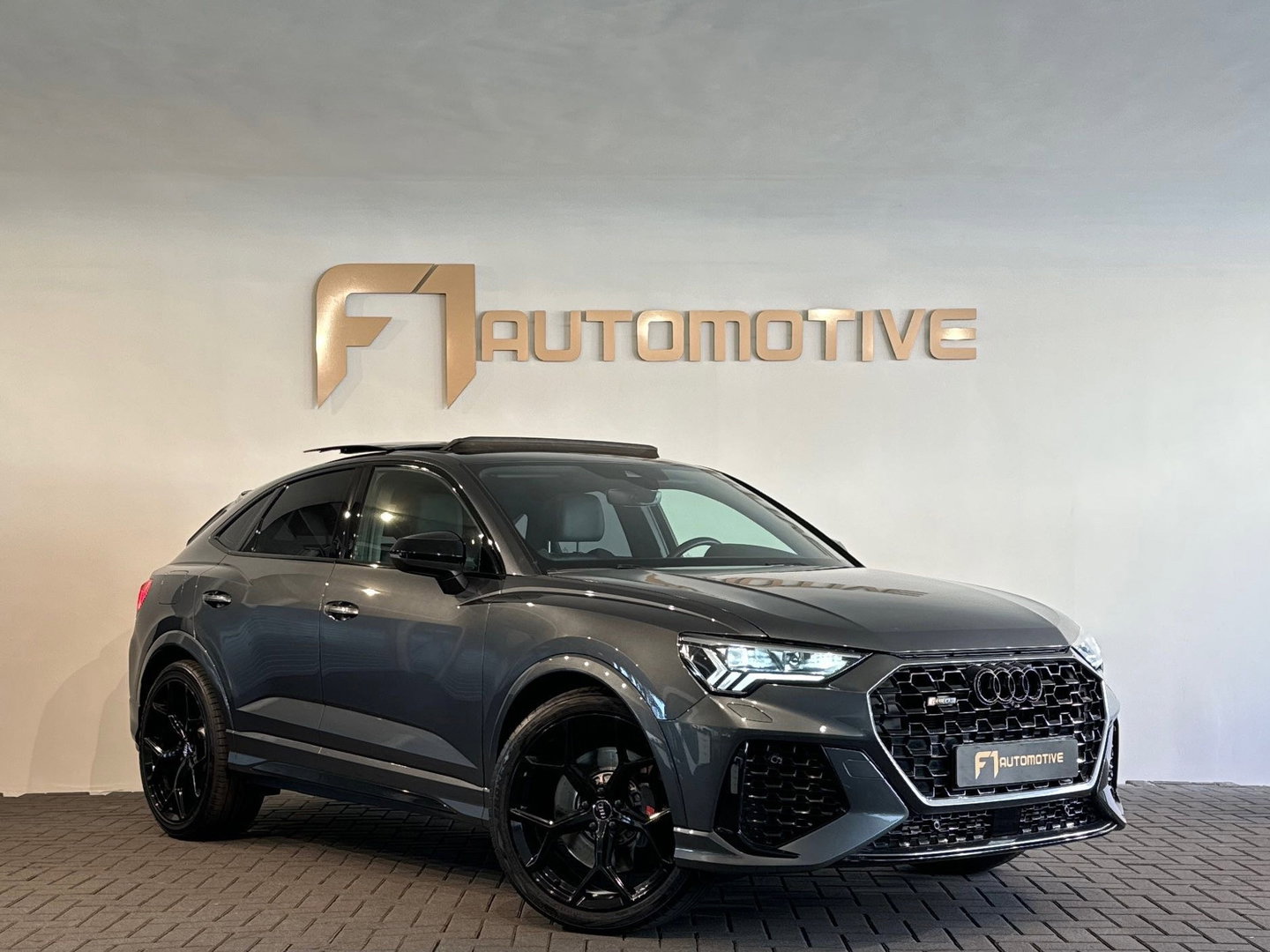 Audi RSQ3 Sportback 2.5 TFSI Quattro Pano|B&O|Keyless|Sfeer