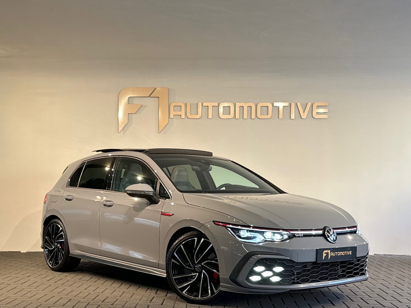 Volkswagen Golf 2.0 TSI GTI Pano|H/K|HuD|Memory|MILLTEK|VOL