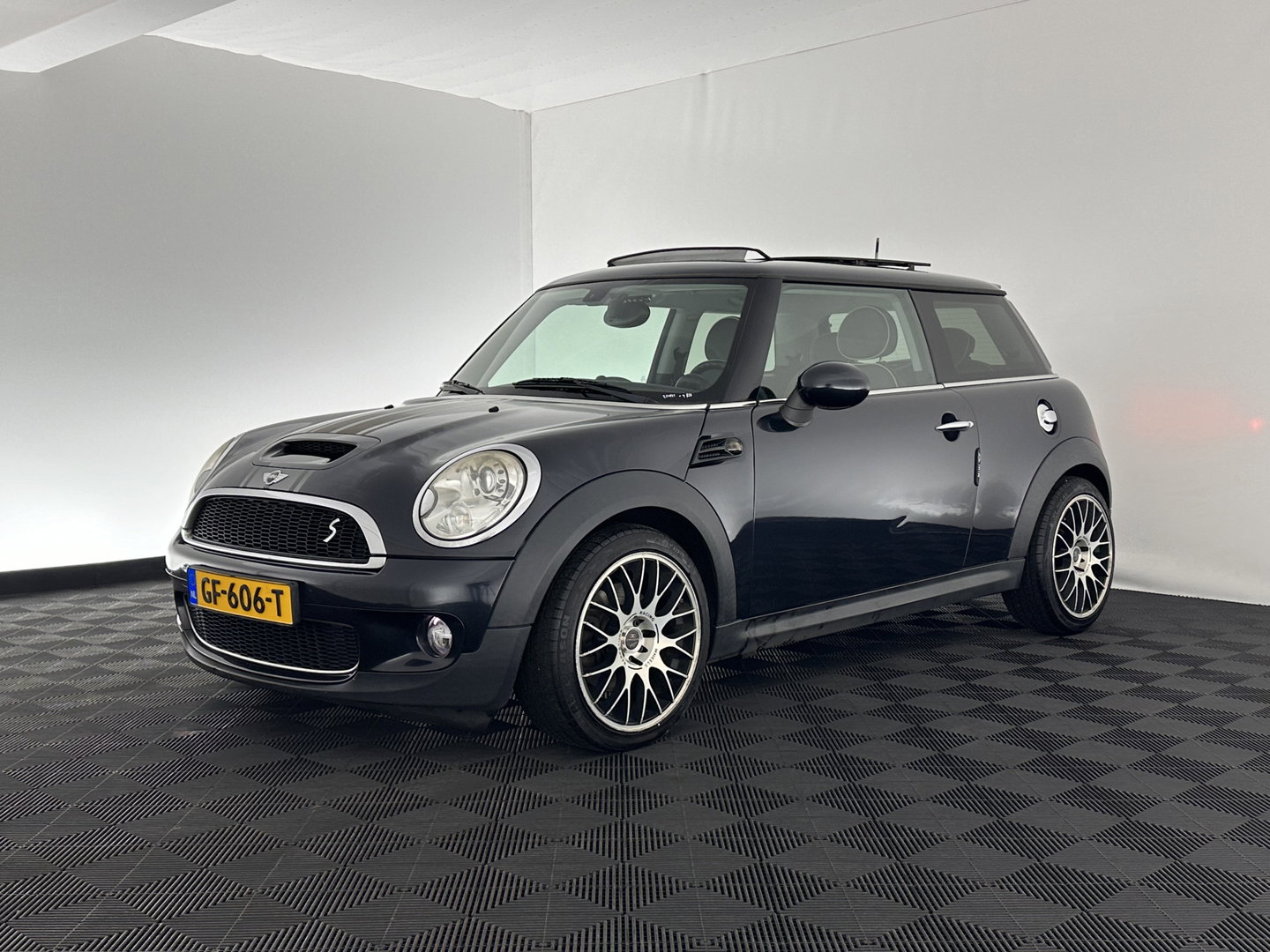 MINI Mini 1.6 Cooper S Chili-Pack ! STORING OLIEDRUK-OILPRESSURE FAULT ! Aut. *PANO | FULL-LEATHER | BI-XENON | SPORT-SEATS | NAVI-FULLMAP | ECC | HEATED-SEATS | SHIFT-PADDLES | PDC | CRUISE | 17''ALU*