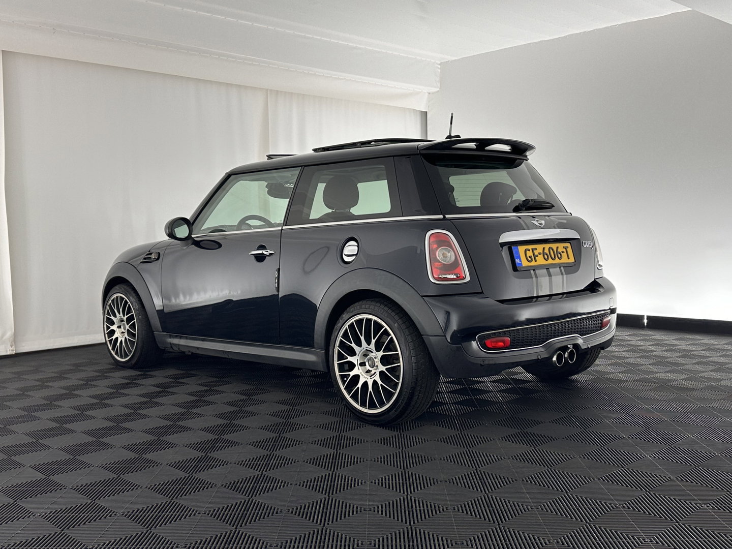 MINI Mini 1.6 Cooper S Chili-Pack ! STORING OLIEDRUK-OILPRESSURE FAULT ! Aut. *PANO | FULL-LEATHER | BI-XENON | SPORT-SEATS | NAVI-FULLMAP | ECC | HEATED-SEATS | SHIFT-PADDLES | PDC | CRUISE | 17''ALU*