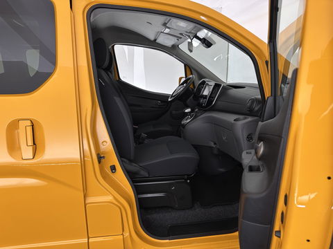 Nissan e-NV200 Evalia 40 kWh Connect Edition [ 7-Pers. ] {SOH-95%} (INCL.BTW) *NAVI-FULLMAP | CAMERA | HEATED-COMFORTSEATS | DAB | PRIVACY-GLASS | ECC | CRUISE | 15''ALU*