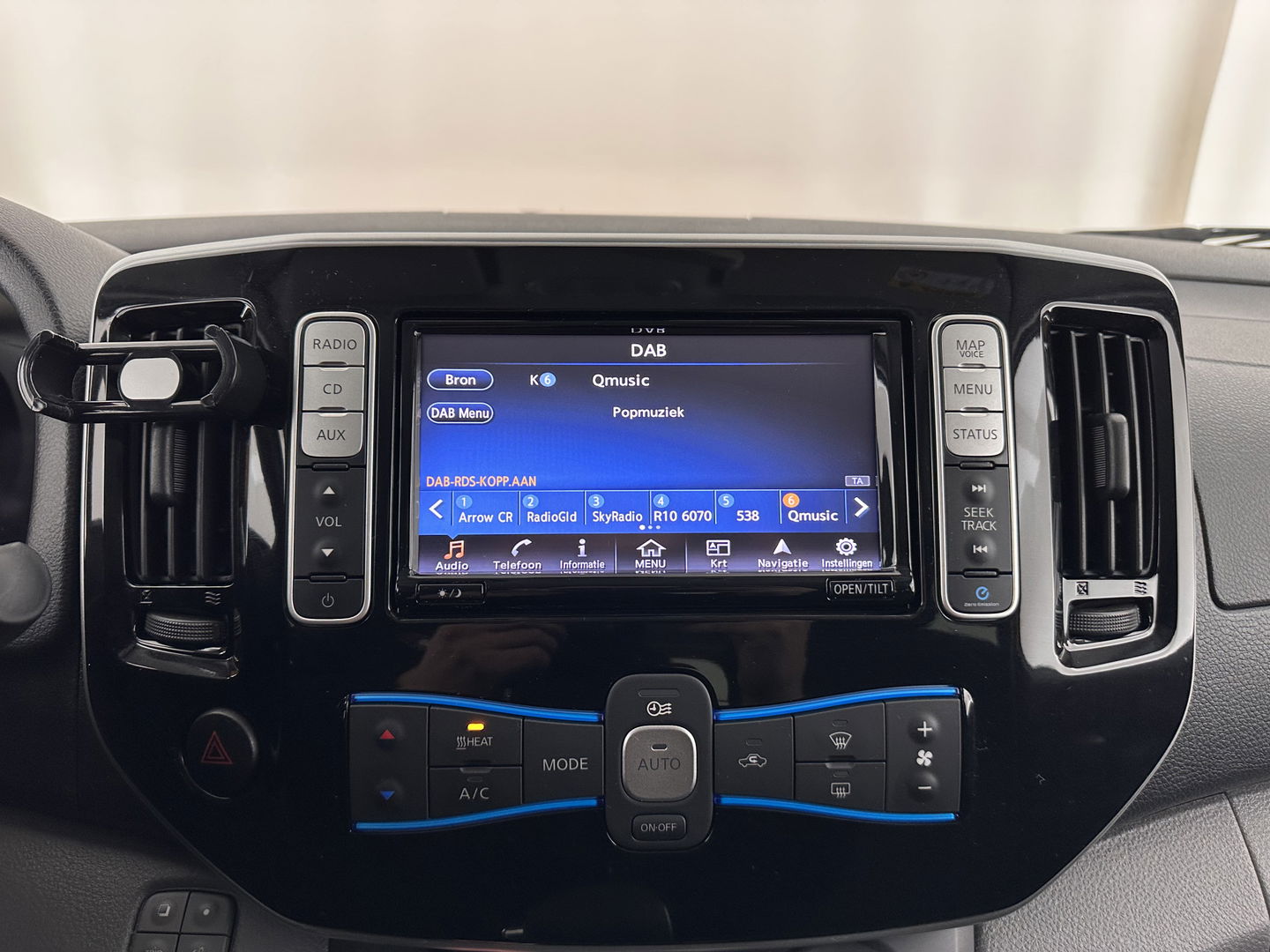 Nissan e-NV200 Evalia 40 kWh Connect Edition [ 7-Pers. ] {SOH-95%} (INCL.BTW) *NAVI-FULLMAP | CAMERA | HEATED-COMFORTSEATS | DAB | PRIVACY-GLASS | ECC | CRUISE | 15''ALU*