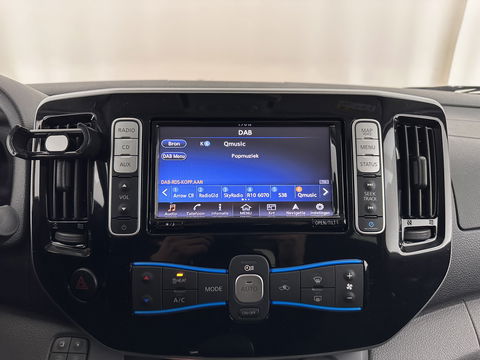Nissan e-NV200 Evalia 40 kWh Connect Edition [ 7-Pers. ] {SOH-95%} (INCL.BTW) *NAVI-FULLMAP | CAMERA | HEATED-COMFORTSEATS | DAB | PRIVACY-GLASS | ECC | CRUISE | 15''ALU*