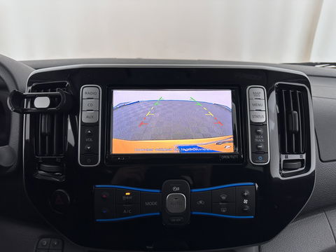 Nissan e-NV200 Evalia 40 kWh Connect Edition [ 7-Pers. ] {SOH-95%} (INCL.BTW) *NAVI-FULLMAP | CAMERA | HEATED-COMFORTSEATS | DAB | PRIVACY-GLASS | ECC | CRUISE | 15''ALU*