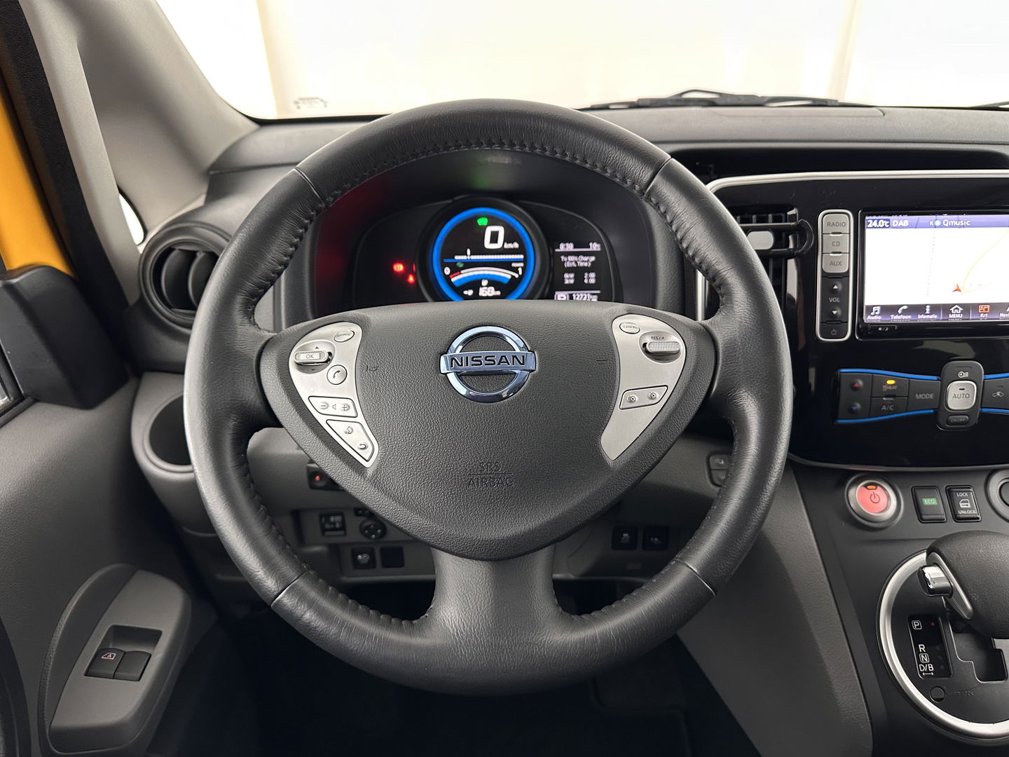 Nissan e-NV200 Evalia 40 kWh Connect Edition [ 7-Pers. ] {SOH-95%} (INCL.BTW) *NAVI-FULLMAP | CAMERA | HEATED-COMFORTSEATS | DAB | PRIVACY-GLASS | ECC | CRUISE | 15''ALU*