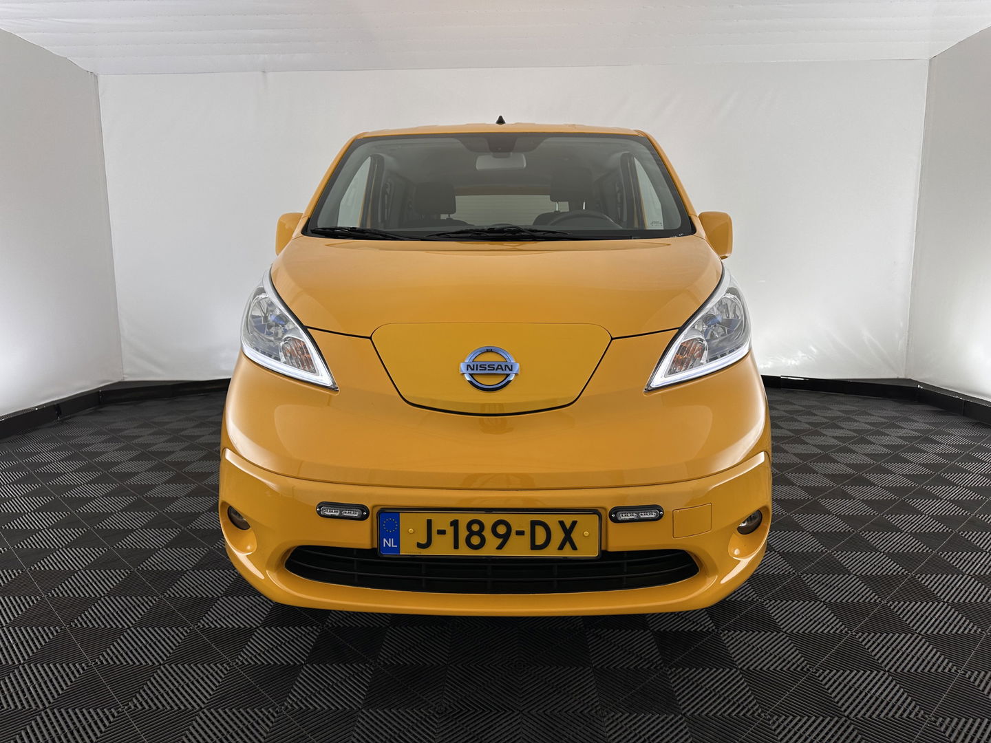 Nissan e-NV200 Evalia 40 kWh Connect Edition [ 7-Pers. ] {SOH-95%} (INCL.BTW) *NAVI-FULLMAP | CAMERA | HEATED-COMFORTSEATS | DAB | PRIVACY-GLASS | ECC | CRUISE | 15''ALU*