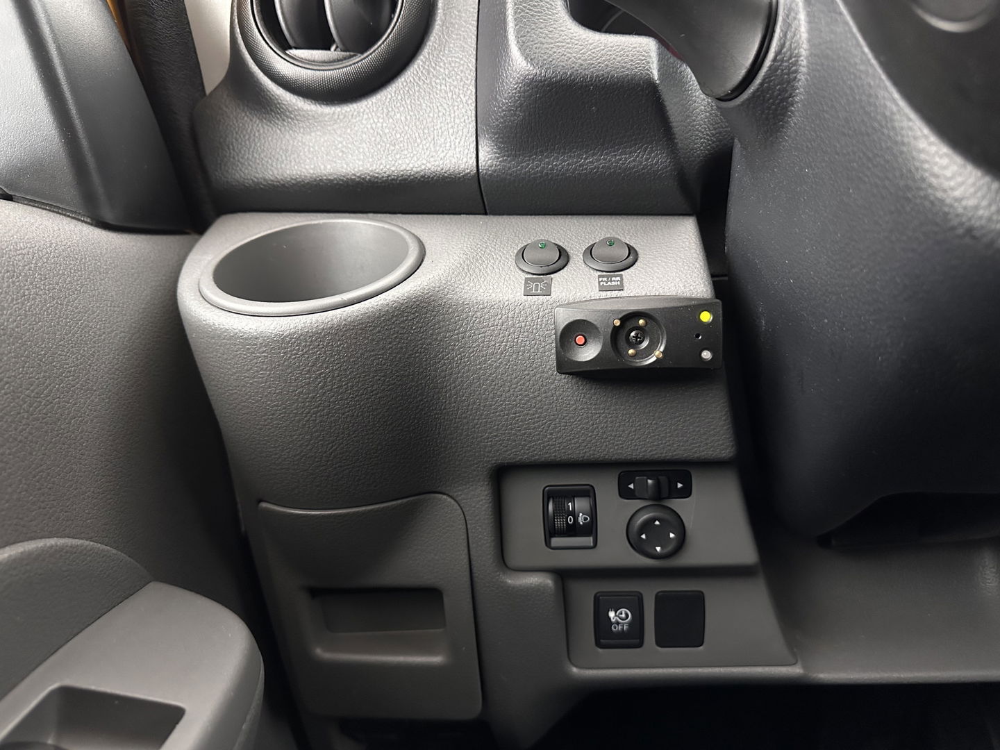 Nissan e-NV200 Evalia 40 kWh Connect Edition [ 7-Pers. ] {SOH-95%} (INCL.BTW) *NAVI-FULLMAP | CAMERA | HEATED-COMFORTSEATS | DAB | PRIVACY-GLASS | ECC | CRUISE | 15''ALU*