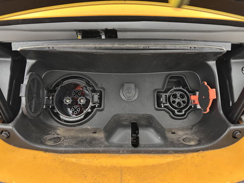 Nissan e-NV200 Evalia 40 kWh Connect Edition [ 7-Pers. ] {SOH-95%} (INCL.BTW) *NAVI-FULLMAP | CAMERA | HEATED-COMFORTSEATS | DAB | PRIVACY-GLASS | ECC | CRUISE | 15''ALU*