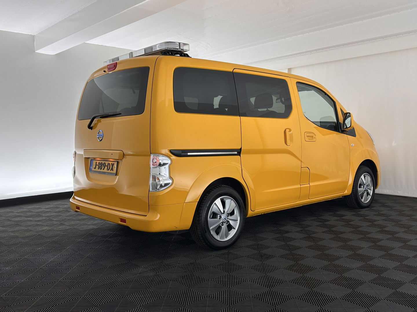 Nissan e-NV200 Evalia 40 kWh Connect Edition [ 7-Pers. ] {SOH-95%} (INCL.BTW) *NAVI-FULLMAP | CAMERA | HEATED-COMFORTSEATS | DAB | PRIVACY-GLASS | ECC | CRUISE | 15''ALU*