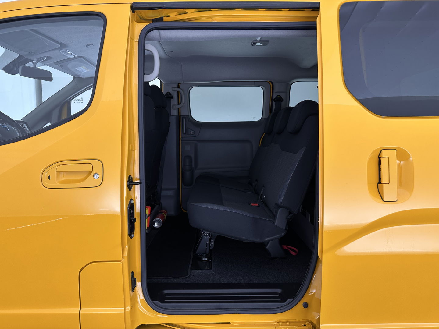 Nissan e-NV200 Evalia 40 kWh Connect Edition [ 7-Pers. ] {SOH-95%} (INCL.BTW) *NAVI-FULLMAP | CAMERA | HEATED-COMFORTSEATS | DAB | PRIVACY-GLASS | ECC | CRUISE | 15''ALU*