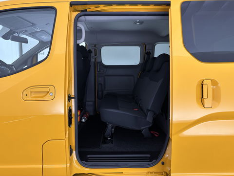 Nissan e-NV200 Evalia 40 kWh Connect Edition [ 7-Pers. ] {SOH-95%} (INCL.BTW) *NAVI-FULLMAP | CAMERA | HEATED-COMFORTSEATS | DAB | PRIVACY-GLASS | ECC | CRUISE | 15''ALU*