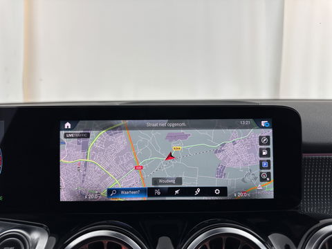 Mercedes-Benz GLB 200 Business Solution Luxury (INCL-BTW) *PANO | LEATHER | FULL-LED | AMBIENTLIGHT | HEATED-SPORTSEATS | WIDESCREEN-DIGICOCKPIT | DAB+ | NAVI-FULLMAP | CAMERA | PRIVACYGLASS | LANE-ASSIST | DYNAMIC-SELECT | 18'