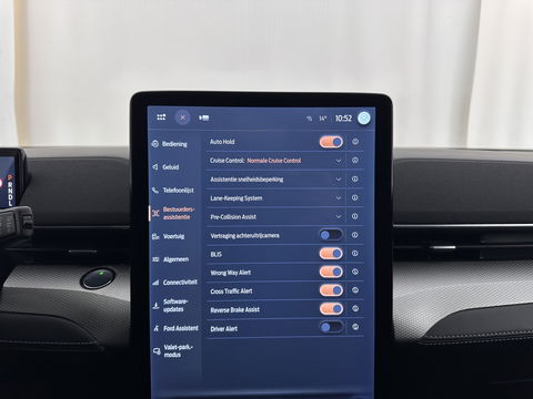 Ford Mustang Mach-E RWD 75 kWh [ 3-Fase-11kW] {SOH-89%} (INCL.BTW) *LEATHER | FULL-LED | DAB | DIGI-COCKPIT | KEYLESS | NAVI-FULLMAP | CARPLAY | HEATED-COMFORTSEATS | TOPVIEW | ADAPTIVE-CRUISE | PRIVACY-GLASS | 18'' ALU*