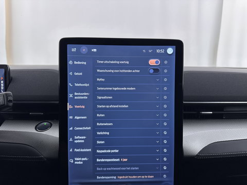 Ford Mustang Mach-E RWD 75 kWh [ 3-Fase-11kW] {SOH-89%} (INCL.BTW) *LEATHER | FULL-LED | DAB | DIGI-COCKPIT | KEYLESS | NAVI-FULLMAP | CARPLAY | HEATED-COMFORTSEATS | TOPVIEW | ADAPTIVE-CRUISE | PRIVACY-GLASS | 18'' ALU*